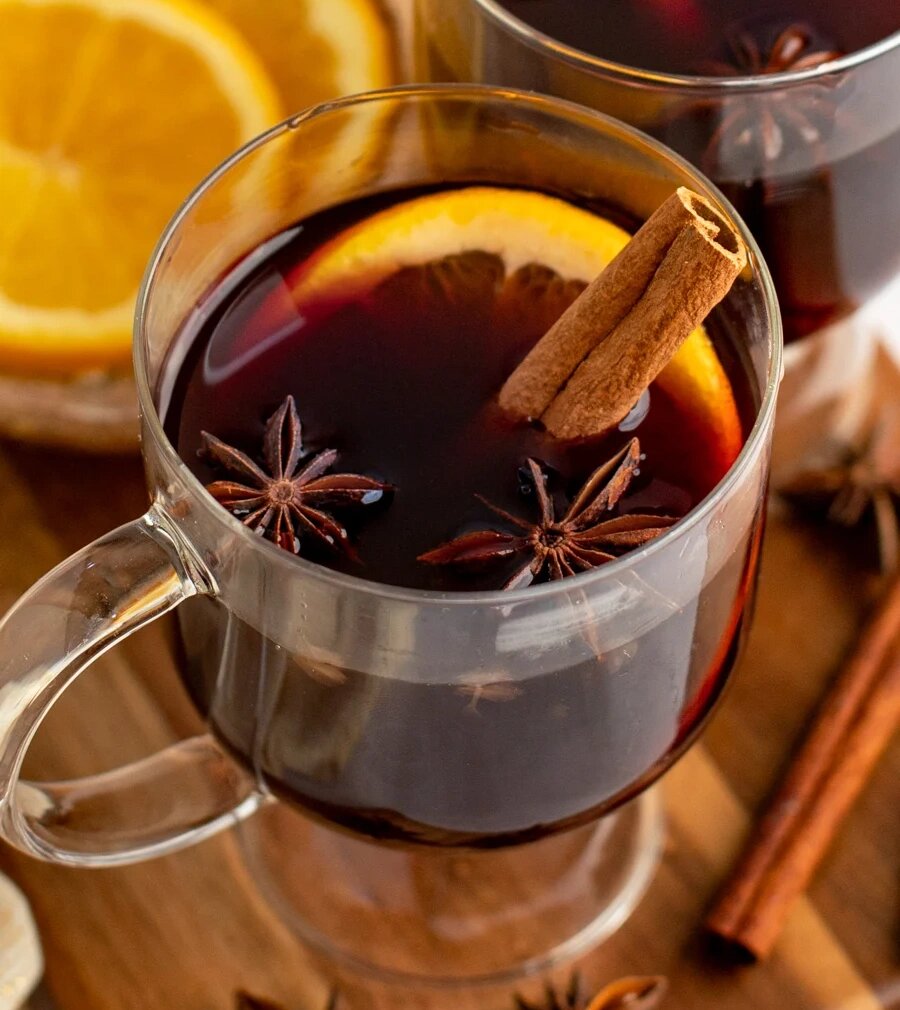 Уютный глинтвейн своими руками: простая рождественская классика