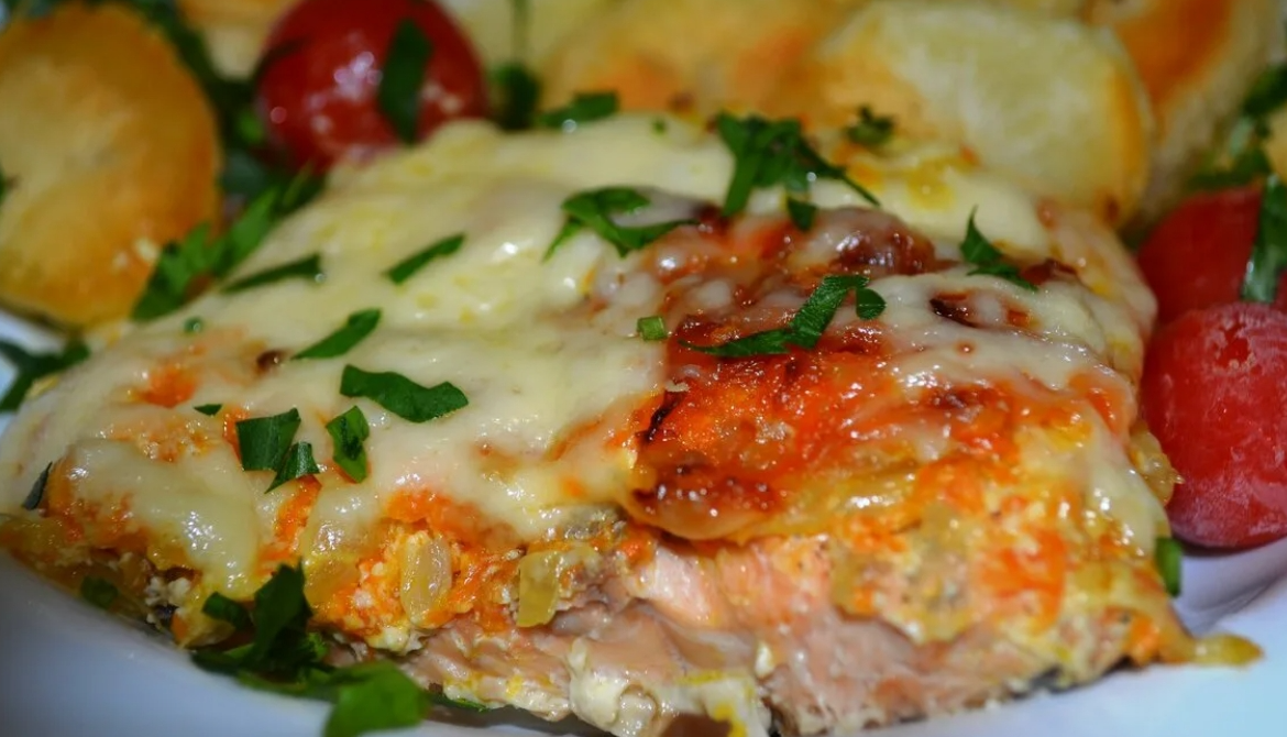 Горбуша с овощами под сыром: праздник для вашего стола