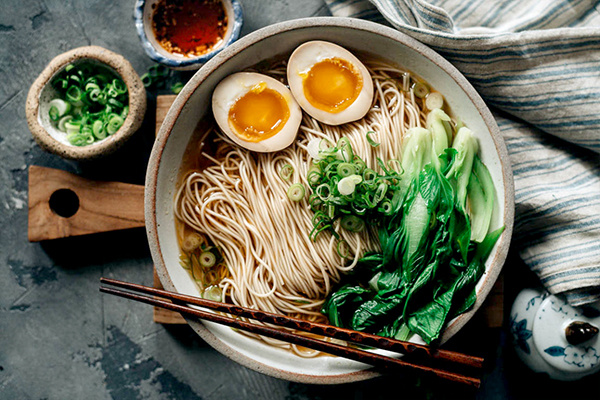 Ян Чунь Мянь: Ароматная лапша за 10 минут