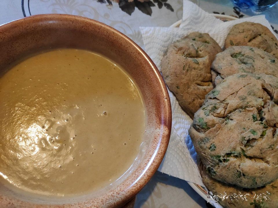 Согревающее наслаждение: грибной суп-крем с овощами и ароматные лепёшки