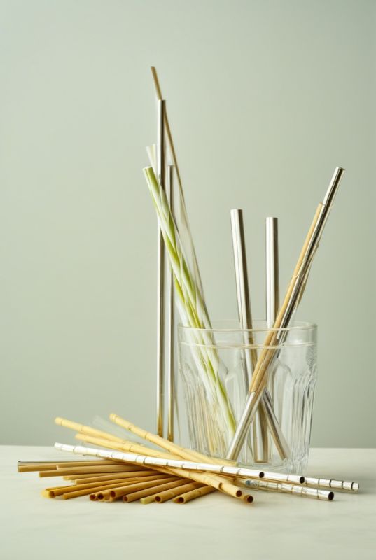 Как выбрать идеальные трубочки для коктейлей: от традиционных до современных решений