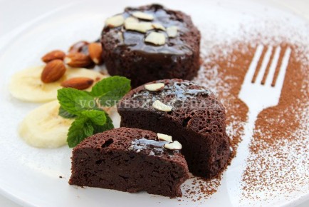 Быстрый бананово-шоколадный кекс: идеальный десерт за 5 минут