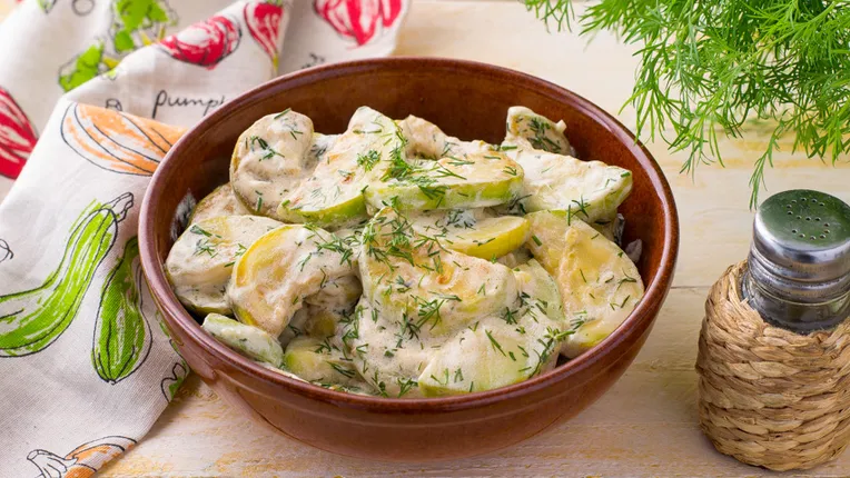Кабачки со сметаной и чесноком: легкий и аппетитный рецепт для каждого