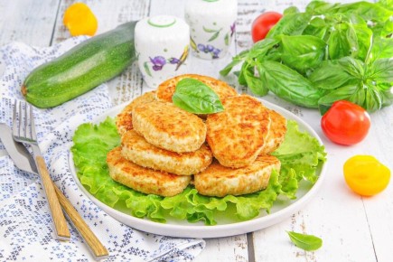 Нежные котлеты из куриного филе с кабачком