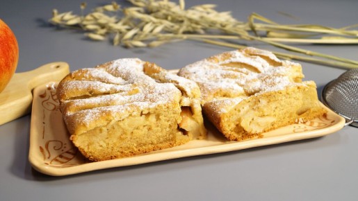 Нежный яблочный пирог, который покорит сердца домочадцев