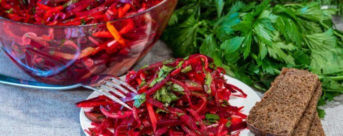 Яркий винегрет: идеальный овощной салат с свеклой и горчичной заправкой