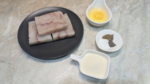 Бюджетно и вкусно: простое блюдо из филе минтая