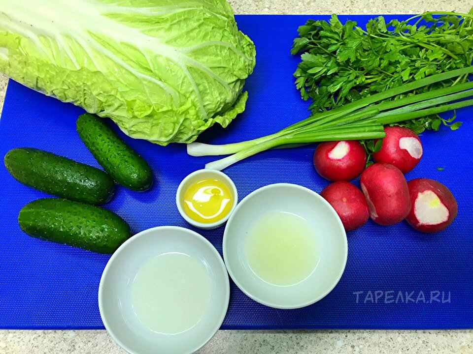 Необычные заправки для простых салатов: как добавить ярких вкусов