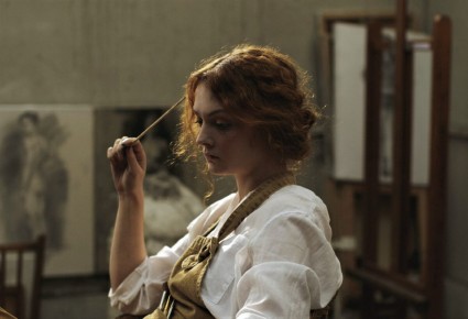 Как грубость гостей довела официантку до слез