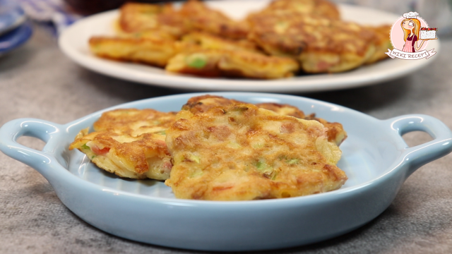 Необычные оладьи в стиле пиццы: быстро и вкусно