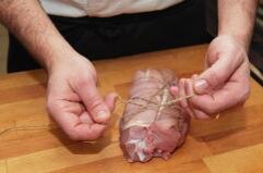 Необычное сочетание: Вителло тоннато — классика итальянской кухни