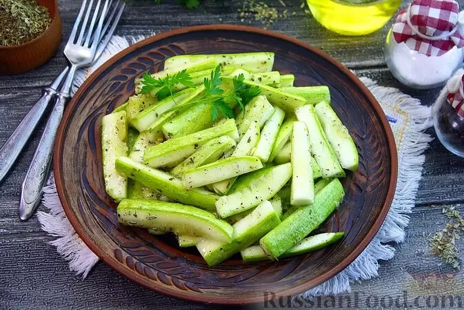 Летние лакомства и ароматные блюда из молодых кабачков