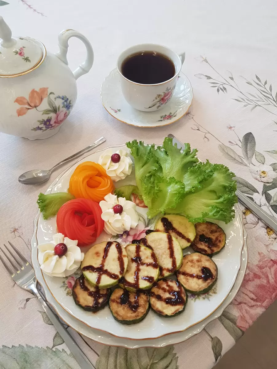 Жареные кабачки и цукини: идеальная закуска для любого стола