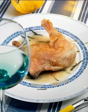 Цыпленок с розмарином: Искусство приготовления