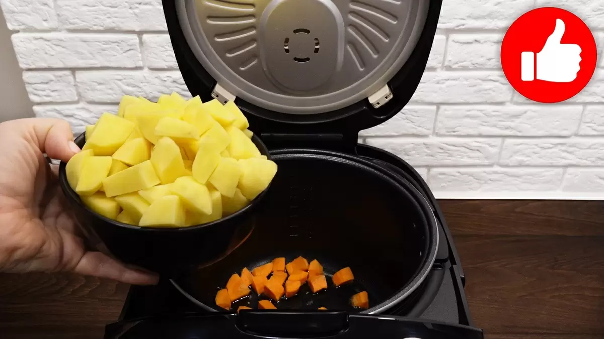 Сытная тушеная картошка с морковью и болгарским перцем для идеального ужина