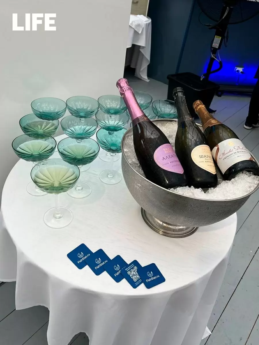 Владивосток встречает гостей: игристый привет от Рыбного дома Росрыболовства