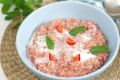 Вкусный завтрак: пшенная каша с клубникой и мятой для яркого начала дня