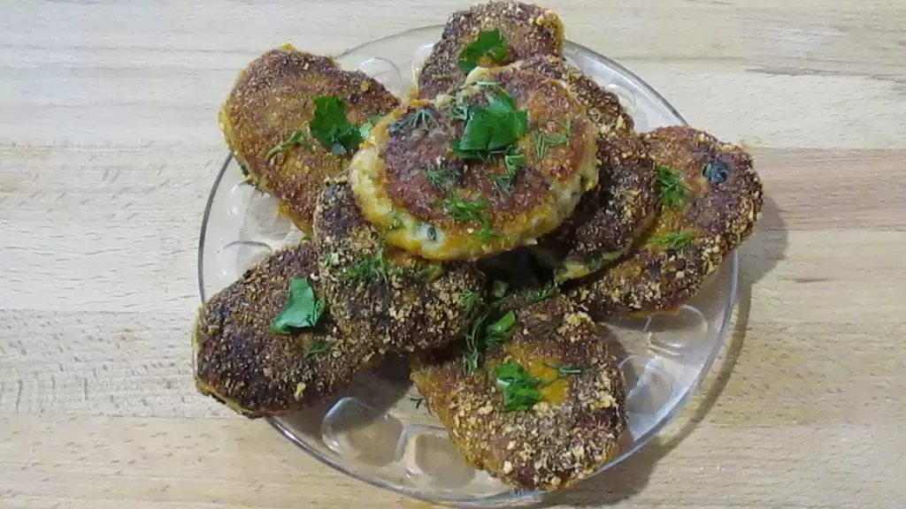 Как приготовить идеальные рыбные котлеты из речной рыбы