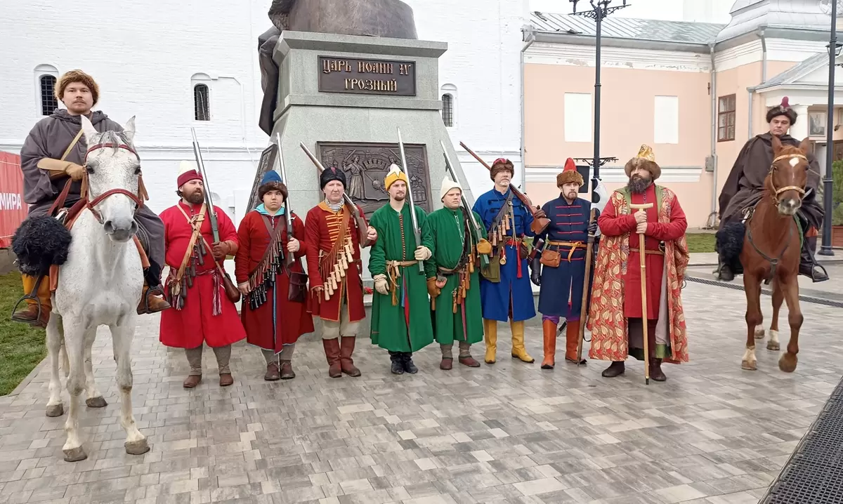 Как провести праздники без больших затрат в маленьком городе