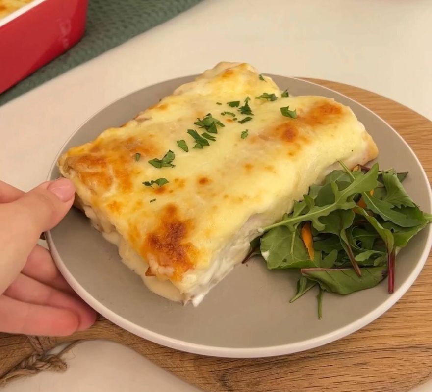 Необычные блины с болоньезе под соусом бешамель