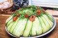Три оригинальных рецепта крабового салата, которые удивят ваших гостей