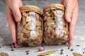 Как использовать консервированные грибы: 10 простых и вкусных рецептов
